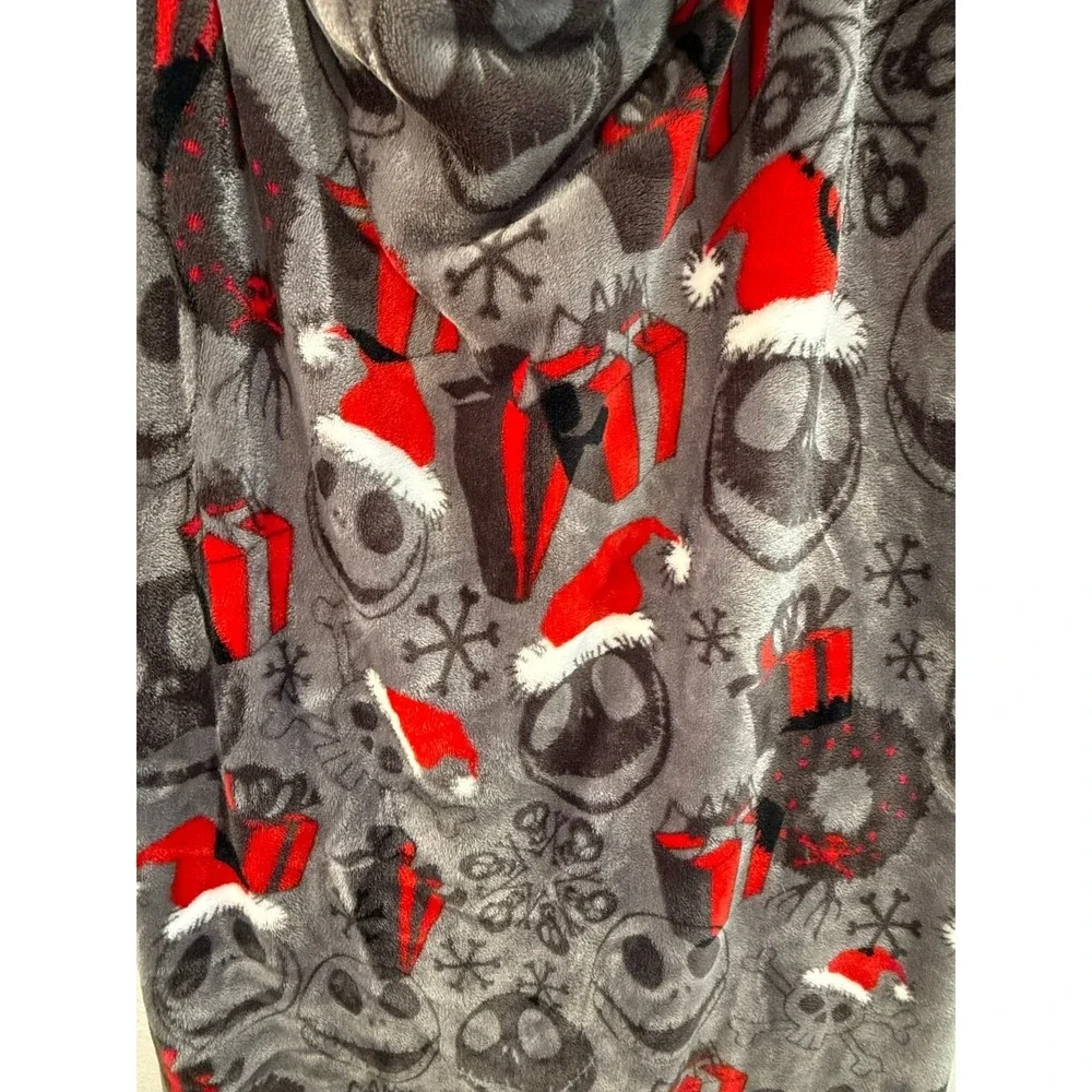 Disney Nightmare Before Christmas Holiday‎ Faux Fur Throw Blanket Grey Black Red